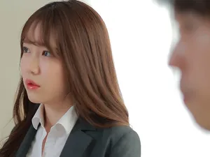 Ồ, tôi đã thủ dâm trong phòng thử đồ cho đến khi tôi xuất tinh